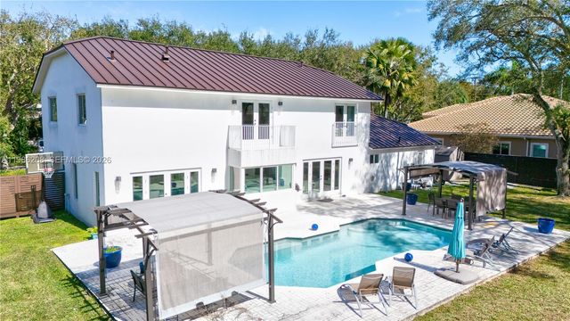 7330 SW 165th St, Palmetto Bay, FL 33157