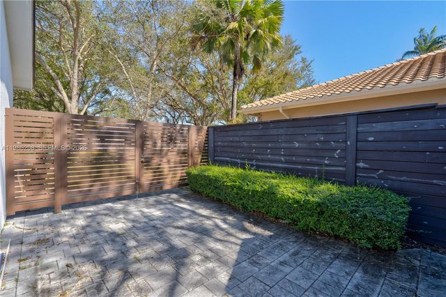 7330 SW 165th St, Palmetto Bay, FL 33157