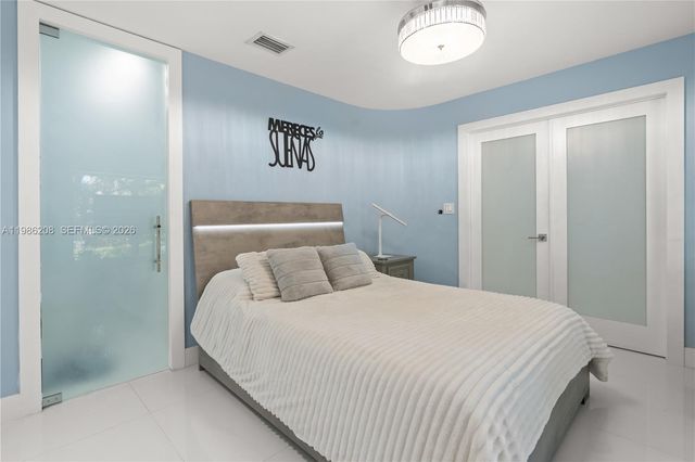 7330 SW 165th St, Palmetto Bay, FL 33157