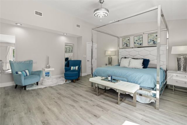 7330 SW 165th St, Palmetto Bay, FL 33157