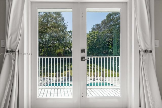 7330 SW 165th St, Palmetto Bay, FL 33157