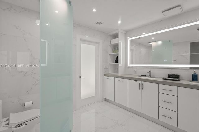 7330 SW 165th St, Palmetto Bay, FL 33157