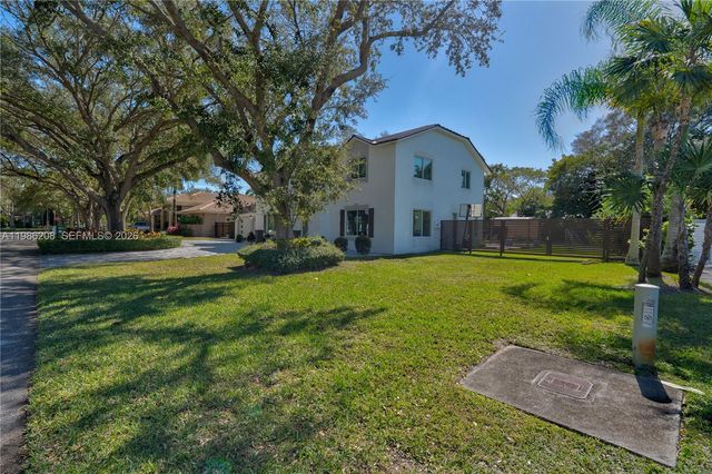7330 SW 165th St, Palmetto Bay, FL 33157