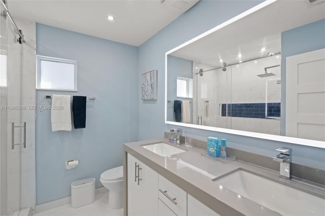 7330 SW 165th St, Palmetto Bay, FL 33157