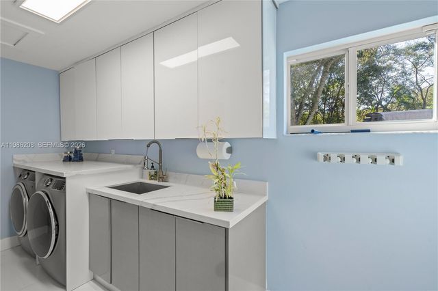 7330 SW 165th St, Palmetto Bay, FL 33157