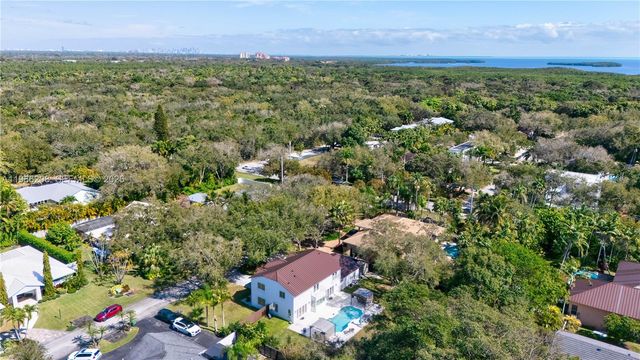 7330 SW 165th St, Palmetto Bay, FL 33157
