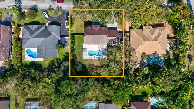 7330 SW 165th St, Palmetto Bay, FL 33157