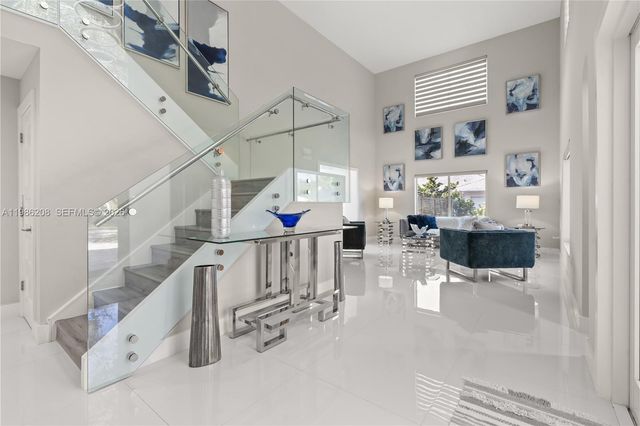 7330 SW 165th St, Palmetto Bay, FL 33157