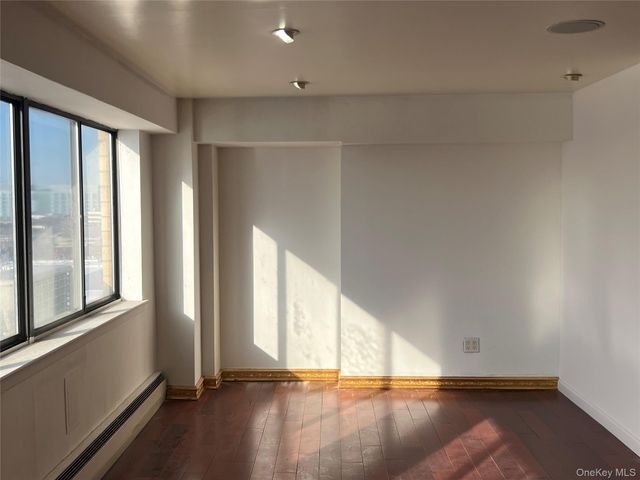 33-70 Prince Street 806, Flushing, NY 11354