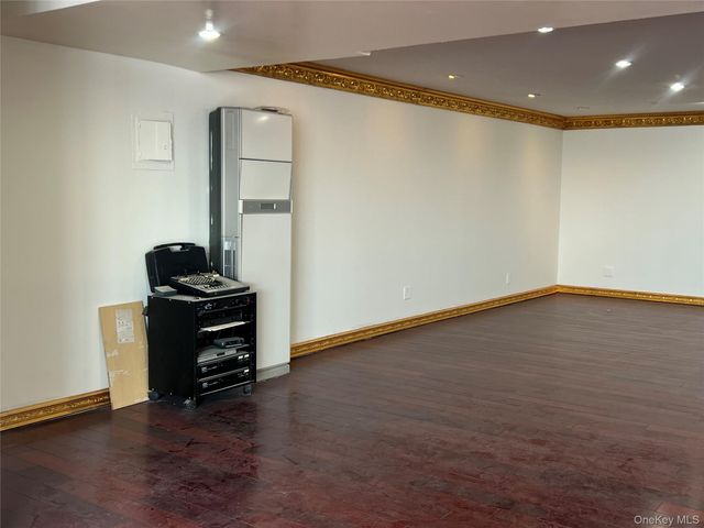 33-70 Prince Street 806, Flushing, NY 11354