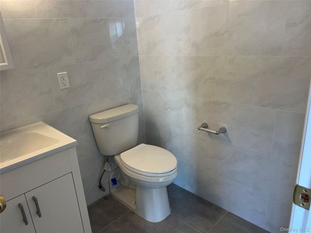 33-70 Prince Street 806, Flushing, NY 11354