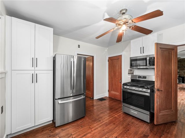 2501 Oakwood Rd, Shaler, PA 15116