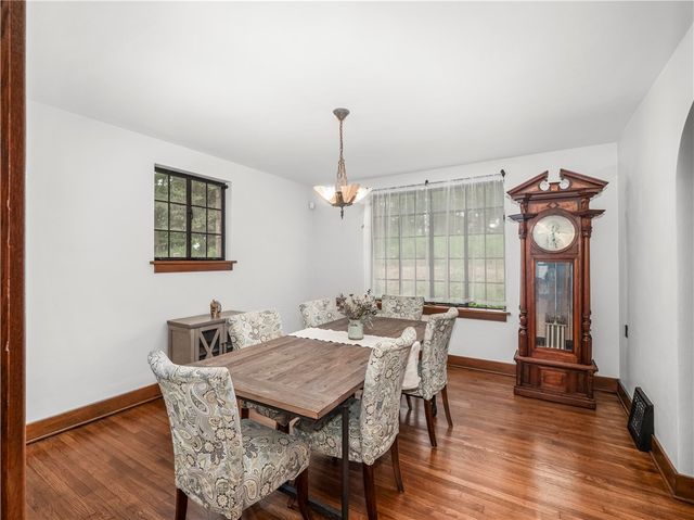 2501 Oakwood Rd, Shaler, PA 15116