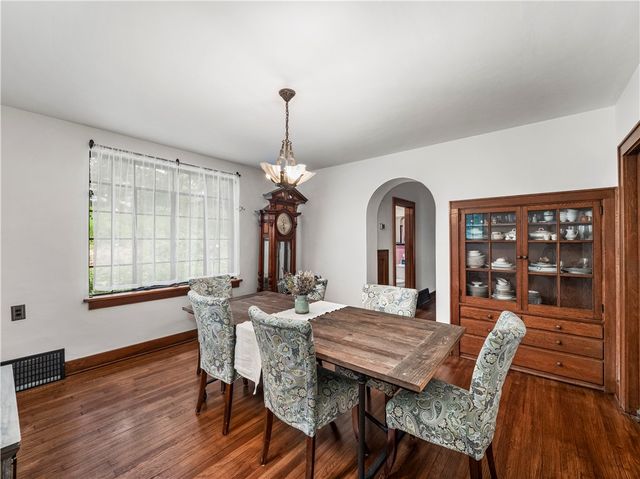 2501 Oakwood Rd, Shaler, PA 15116