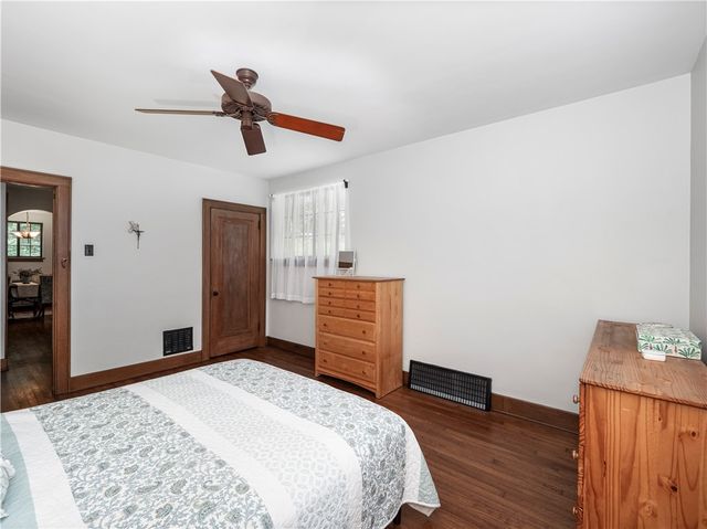 2501 Oakwood Rd, Shaler, PA 15116