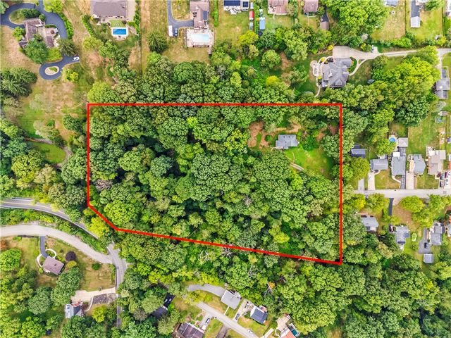 2501 Oakwood Rd, Shaler, PA 15116