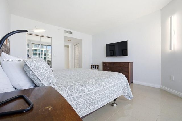 17375 Collins Ave 1506, Sunny Isles Beach, FL 33160