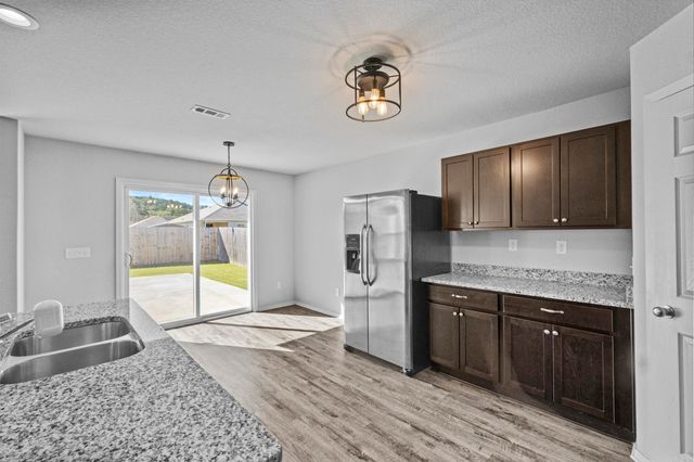 10204 Lori Kaye Dr, North Little Rock, AR 72113