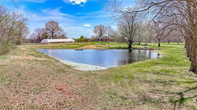 450 SW 725 Road, Chilhowee, MO 64733