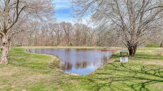 450 SW 725 Road, Chilhowee, MO 64733