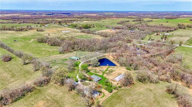 450 SW 725 Road, Chilhowee, MO 64733