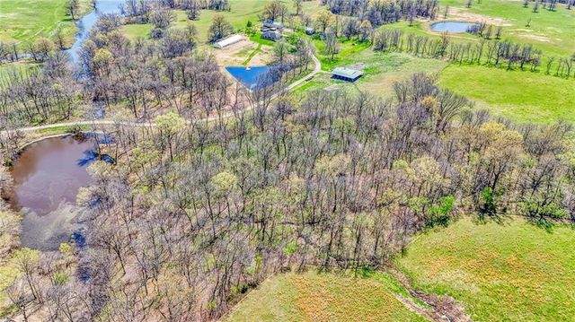450 SW 725 Road, Chilhowee, MO 64733