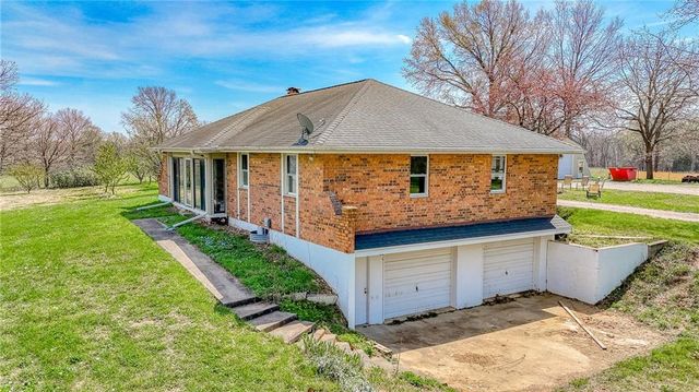 450 SW 725 Road, Chilhowee, MO 64733