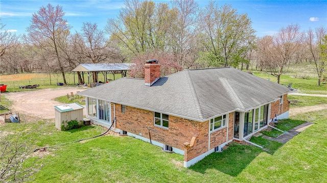 450 SW 725 Road, Chilhowee, MO 64733