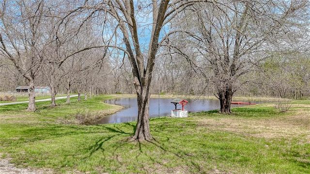 450 SW 725 Road, Chilhowee, MO 64733