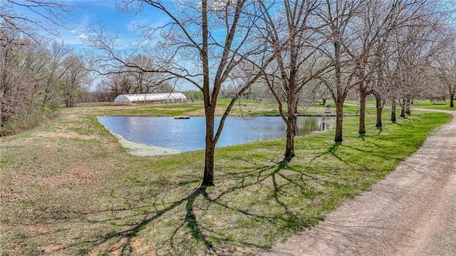 450 SW 725 Road, Chilhowee, MO 64733