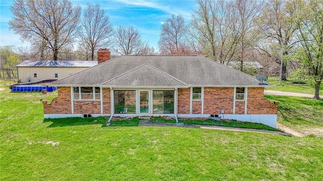 450 SW 725 Road, Chilhowee, MO 64733