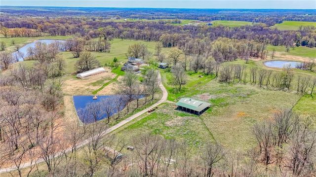 450 SW 725 Road, Chilhowee, MO 64733