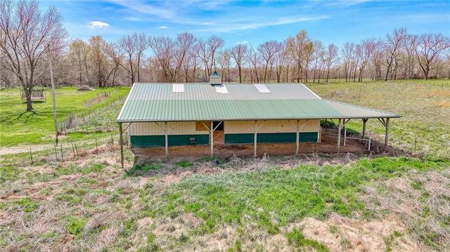 450 SW 725 Road, Chilhowee, MO 64733