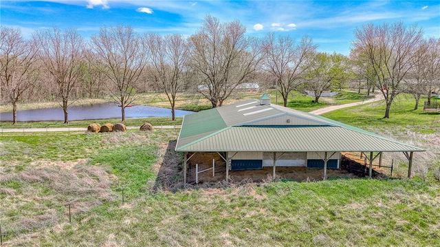 450 SW 725 Road, Chilhowee, MO 64733