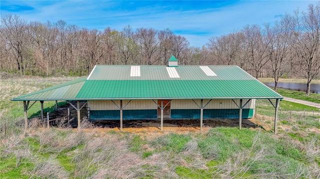 450 SW 725 Road, Chilhowee, MO 64733