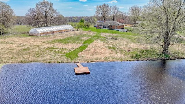 450 SW 725 Road, Chilhowee, MO 64733