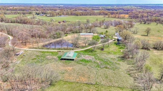 450 SW 725 Road, Chilhowee, MO 64733