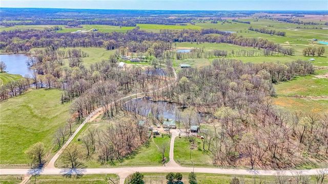 450 SW 725 Road, Chilhowee, MO 64733