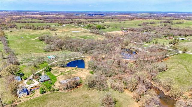 450 SW 725 Road, Chilhowee, MO 64733