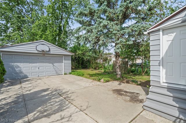 3854 W 116th Street, Cleveland, OH 44111