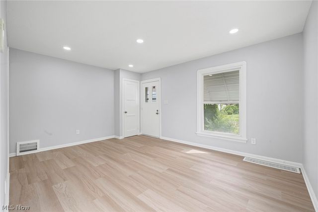 3854 W 116th Street, Cleveland, OH 44111