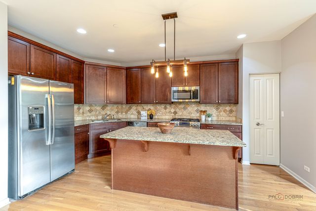 2147 Apple Hill Lane, Buffalo Grove, IL 60089