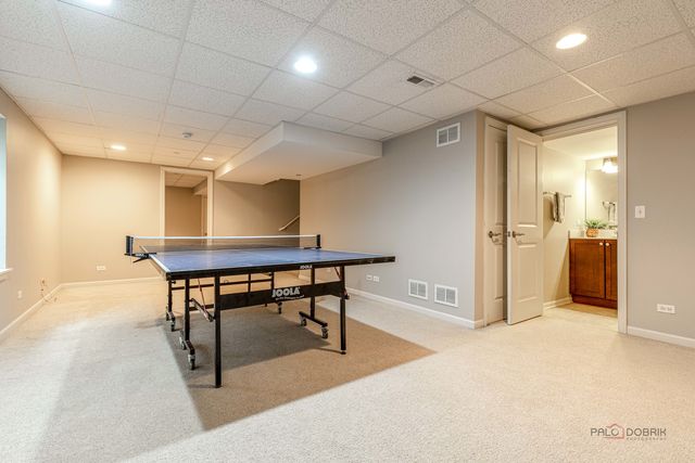 2147 Apple Hill Lane, Buffalo Grove, IL 60089