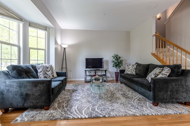 2147 Apple Hill Lane, Buffalo Grove, IL 60089