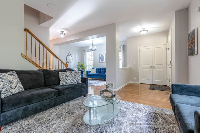 2147 Apple Hill Lane, Buffalo Grove, IL 60089