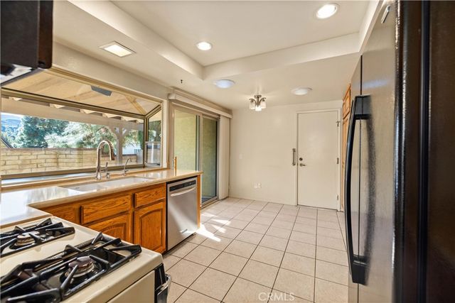 26562 Cardwick Court, Newhall, CA 91321