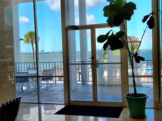 11930 N Bayshore Dr 910, North Miami, FL 33181