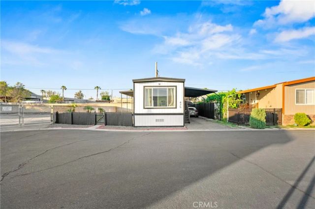 3825 Crestmore 475, Riverside, CA 92509