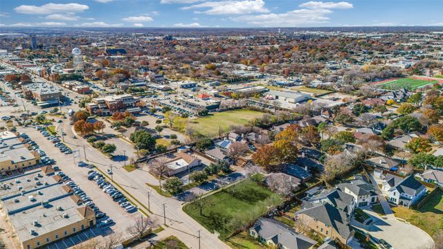 309 N Main Street, Grapevine, TX 76051