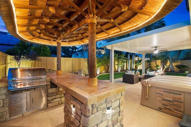 1091 La Tortuga, Vista, CA 92081